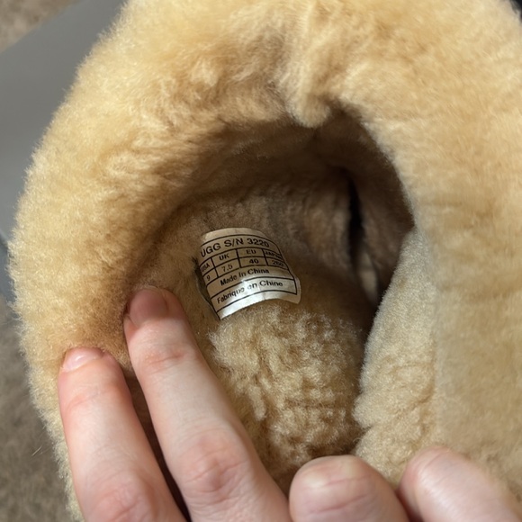 Ugg Maylin shearling boots women’s size 9 - Picture 4 of 4